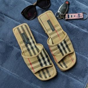 Burberry slides size 38